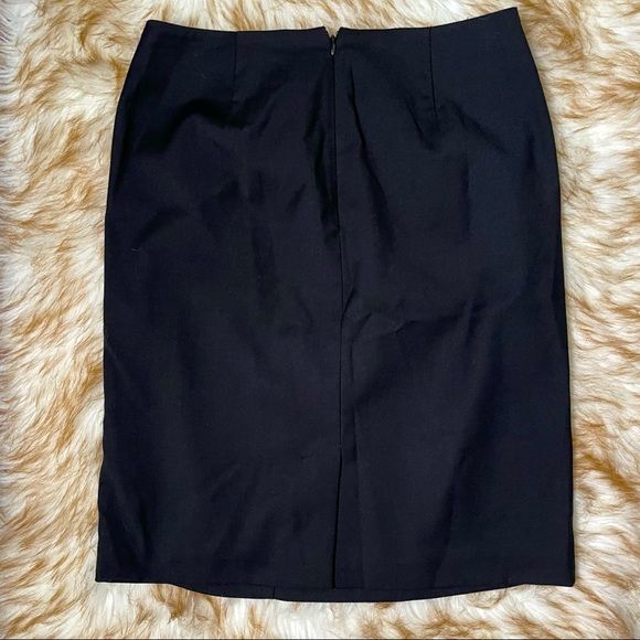 Banana Republic bow front pencil skirt - Picture 2 of 5